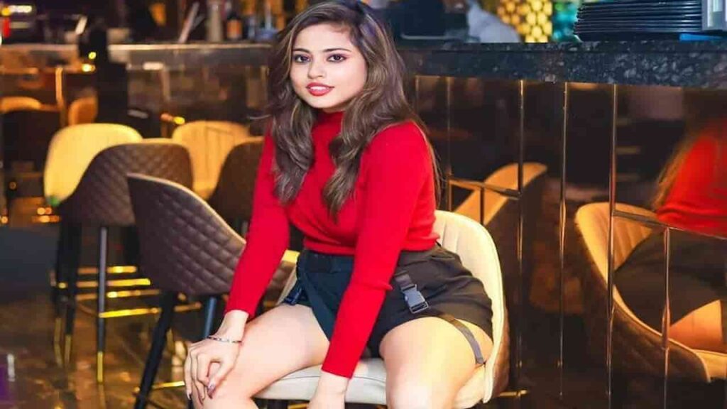 nishu-tiwari-biography-age-career-net-worth